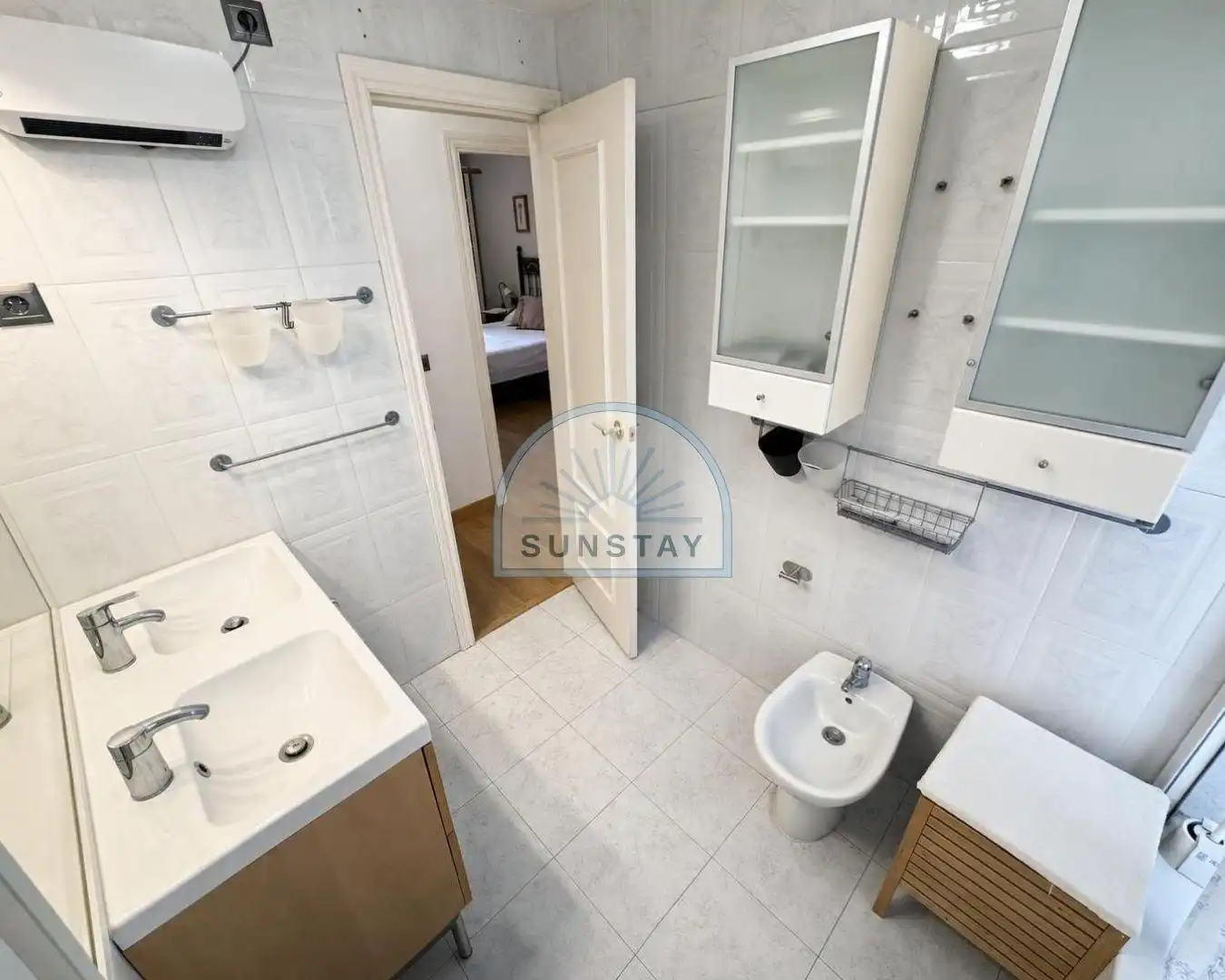 Baño de Apartamento de alquiler en Torremolinos con Aire acondicionado, Jardín privado y Terraza