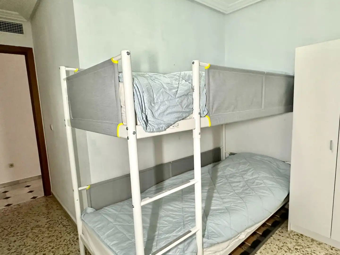 Habitación de Apartamento de alquiler en Fuengirola con Aire acondicionado y Terraza