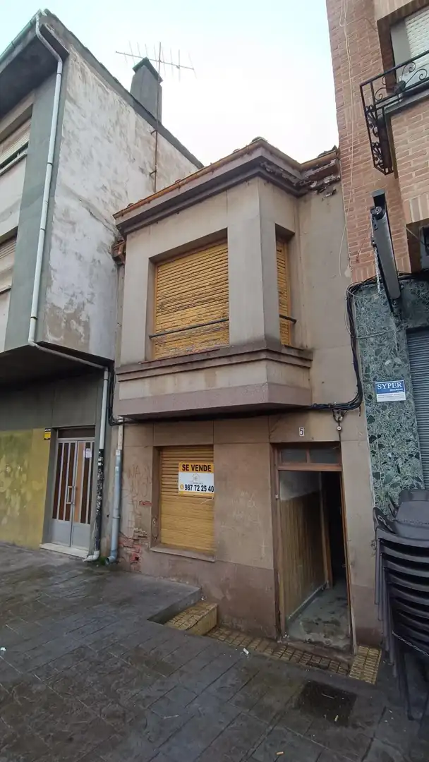 Casa amb jardí en venda a Valverde de la Virgen, imagen 2