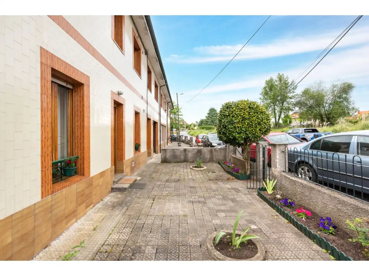 Außenansicht von Residential zum Verkauf in Oviedo 