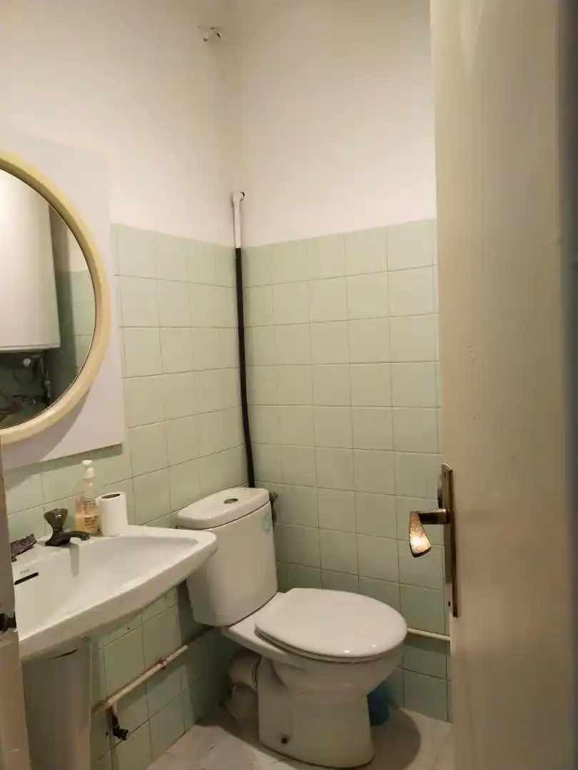 Baño de Local en venta en Terrassa con Aire acondicionado