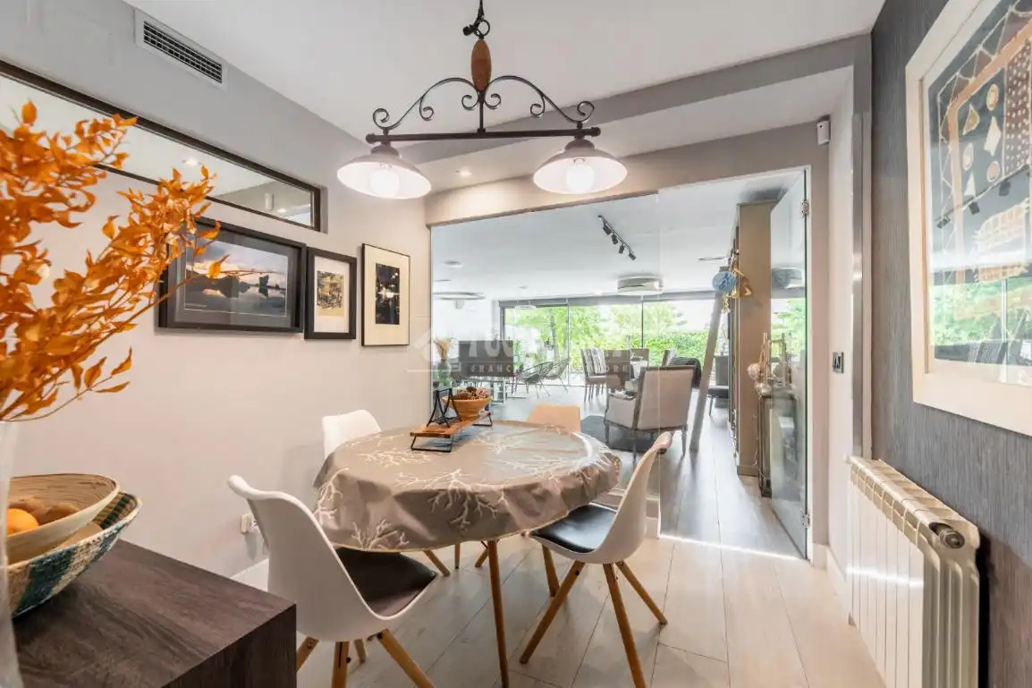 Comedor de Casa adosada en venta en Torrelodones con Calefacción, Terraza y Balcón