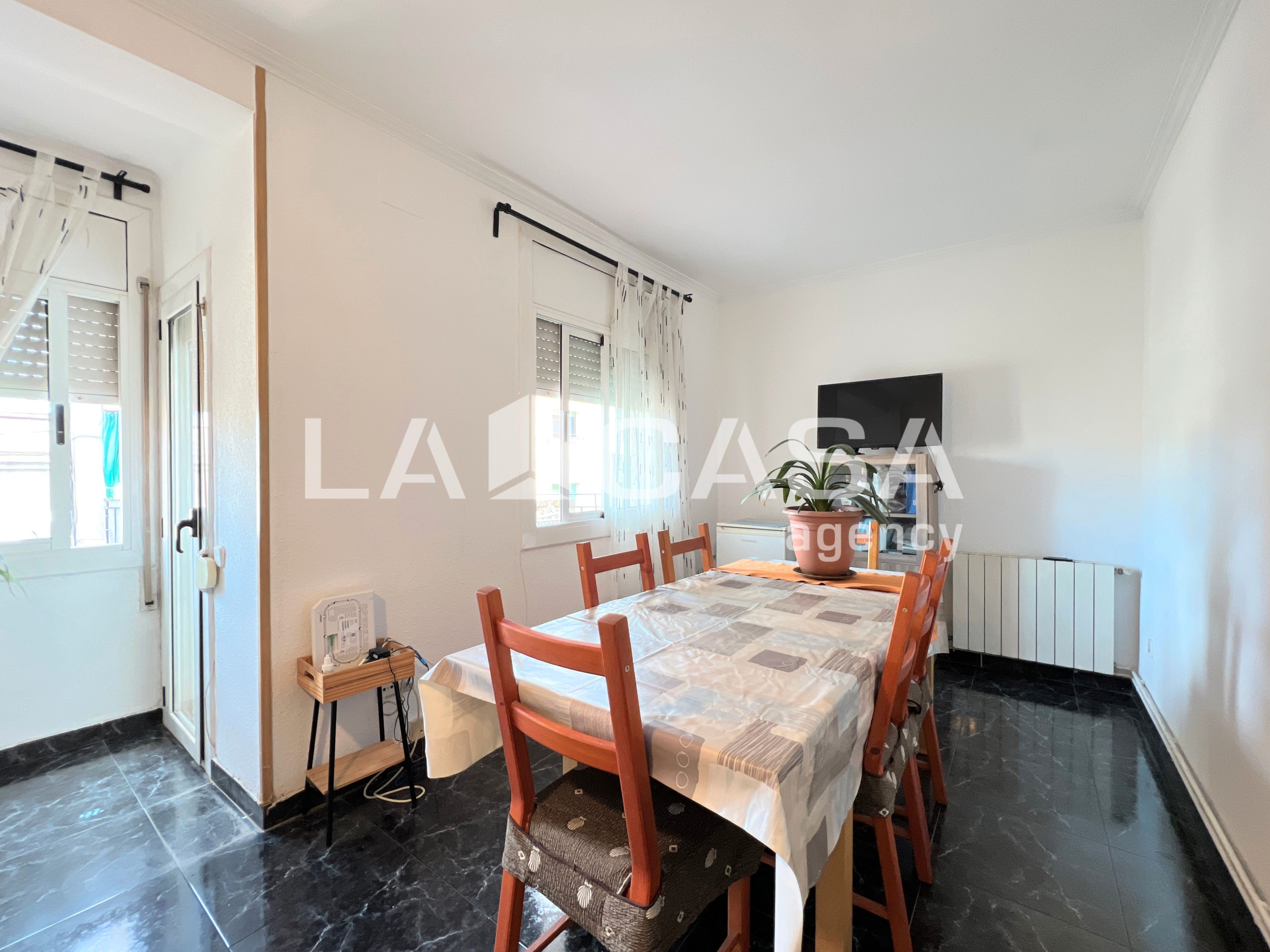 Flat for sale in Llefià, Artigues - Llefià