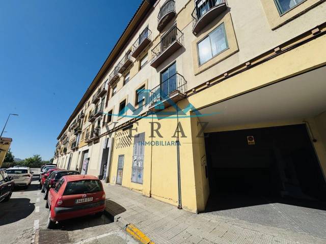 Local comercial en Venta en Entretorres en Puerta de Cuartos - Avda. de Portugal
