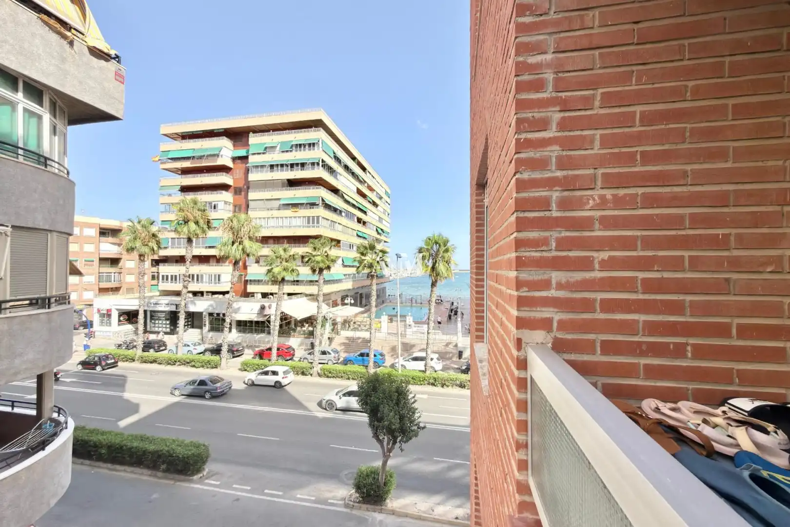 Vista exterior de Pis de lloguer en Torrevieja amb Terrassa, Moblat i Rentadora