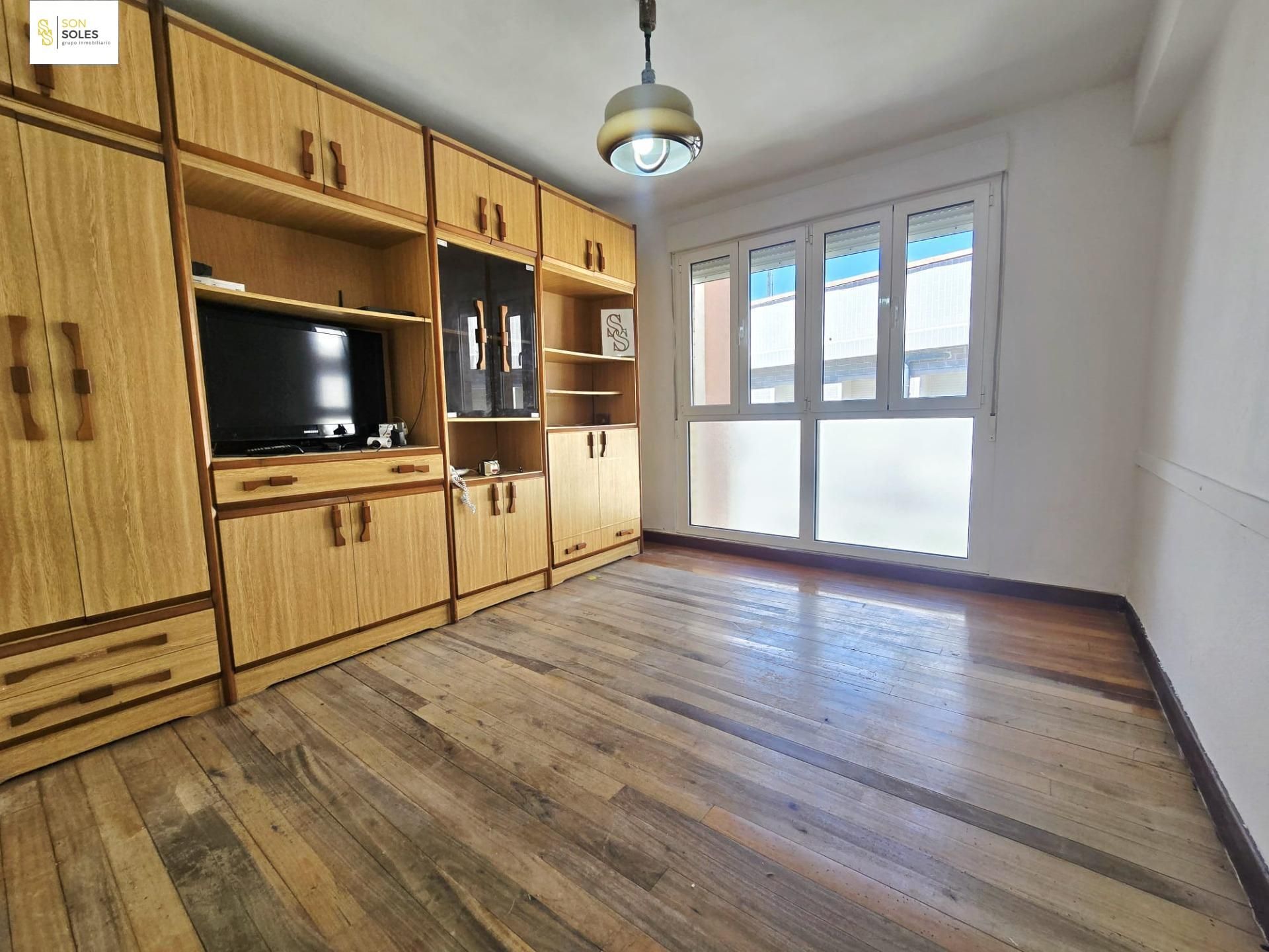 Living room of Flat for sale in Castro-Urdiales