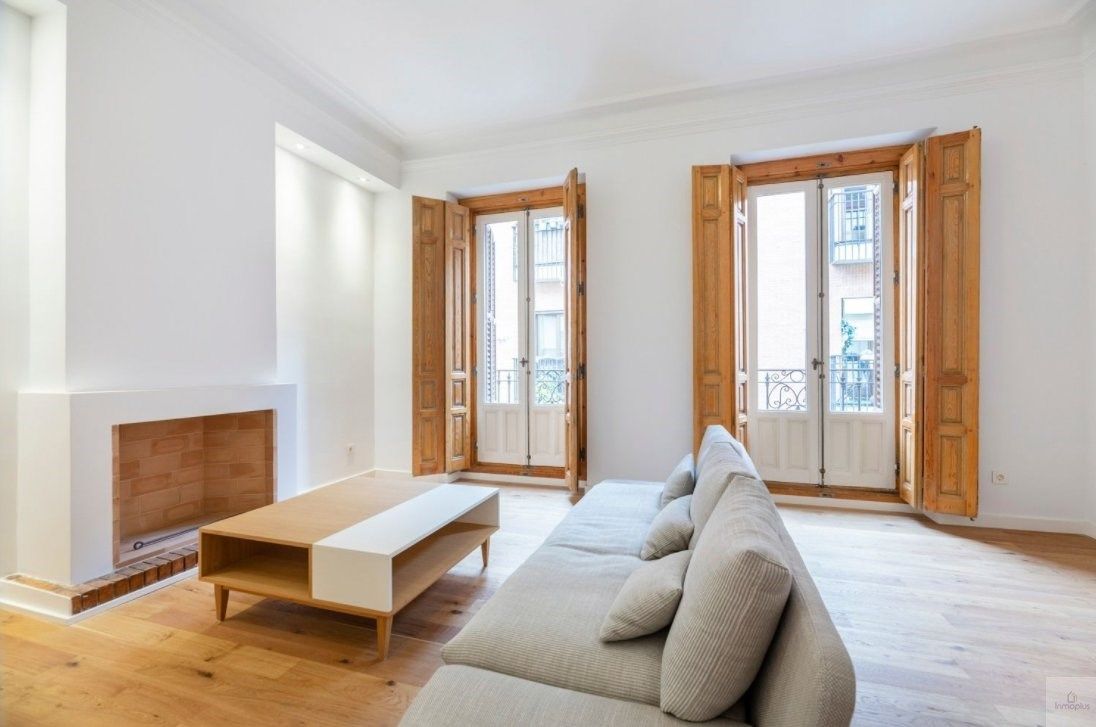 Living room of Flat to rent in  Madrid Capital  with Heating and Balcony