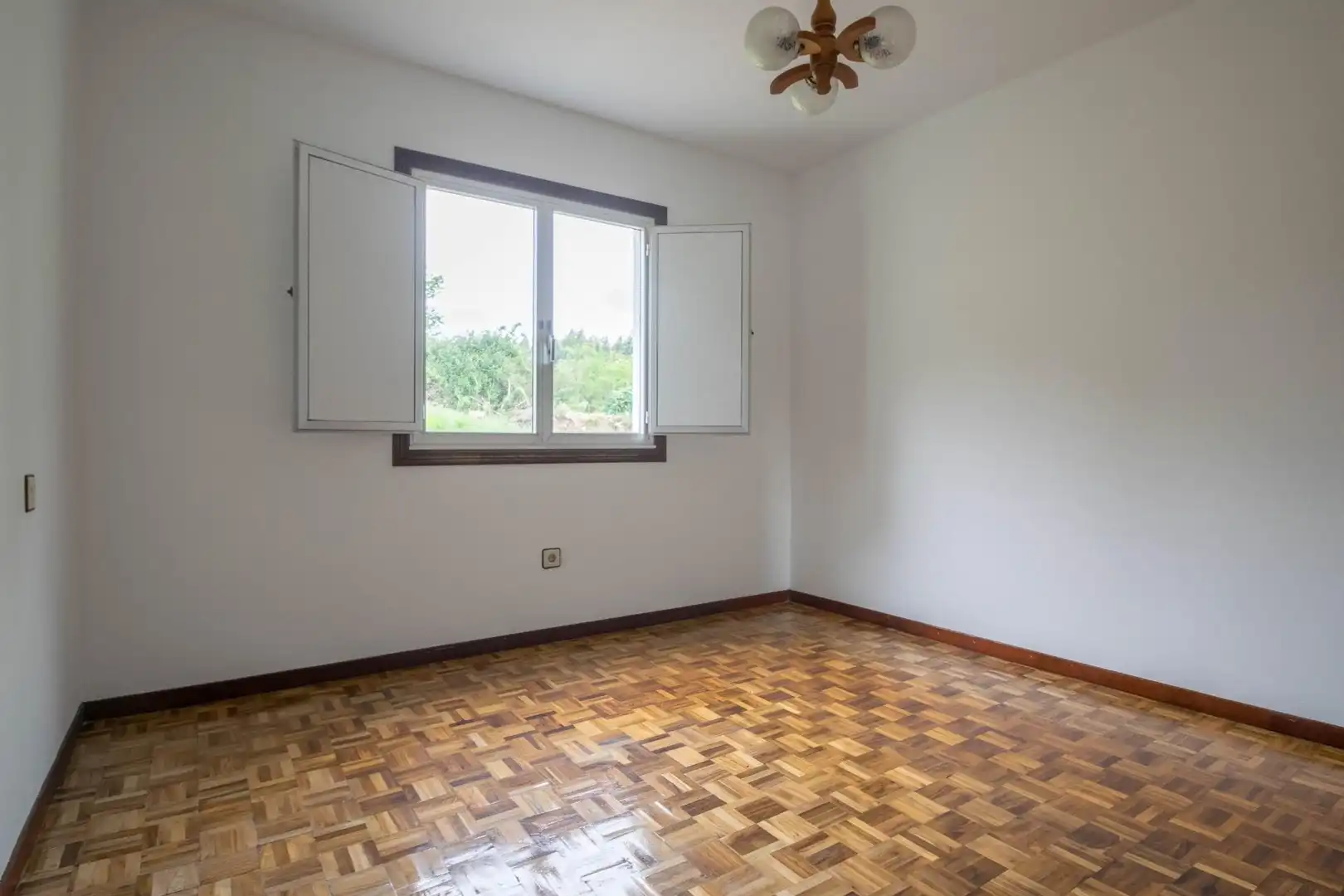 Habitación de Casa o chalet en venta en Carral con Jardín privado y Parquet