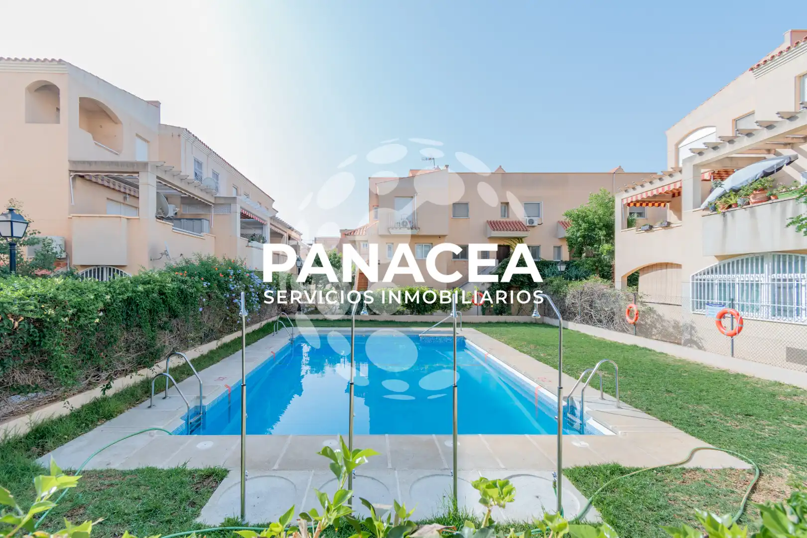 Swimming pool of Flat for sale in Roquetas de Mar  with Furnished, Microwave and TV