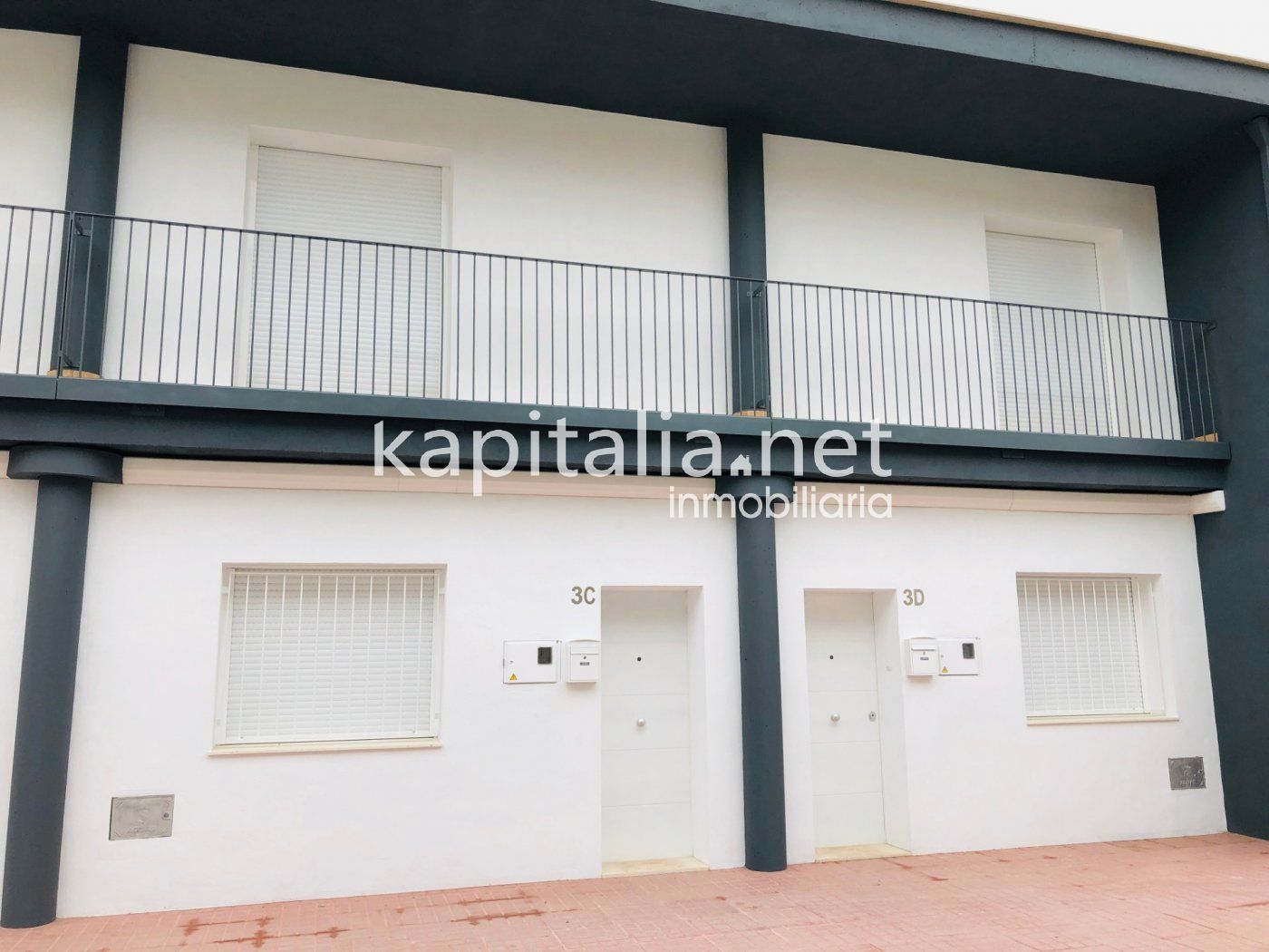 Exterior view of Single-family semi-detached for sale in Cerdà  with Air Conditioner, Storage room and Balcony