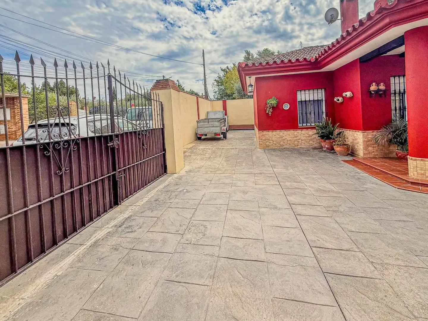 Vista exterior de Casa o chalet en venta en Dos Hermanas con Aire acondicionado, Jardín privado y Trastero