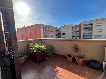 Casa con balcone in vendita a Centre