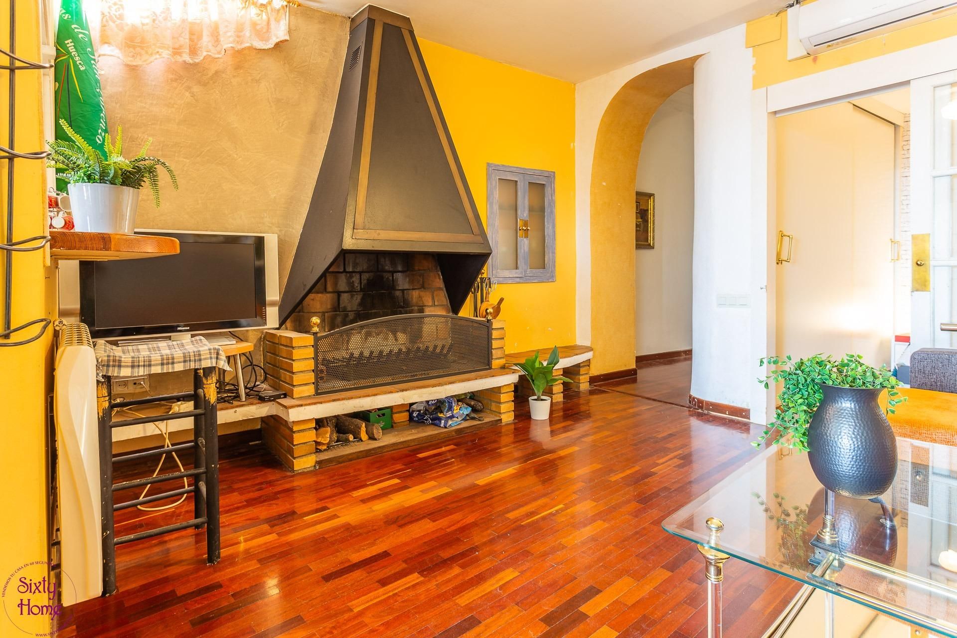 Sala d'estar de Pis en venda en  Huesca Capital amb Aire condicionat, Calefacció i Parquet