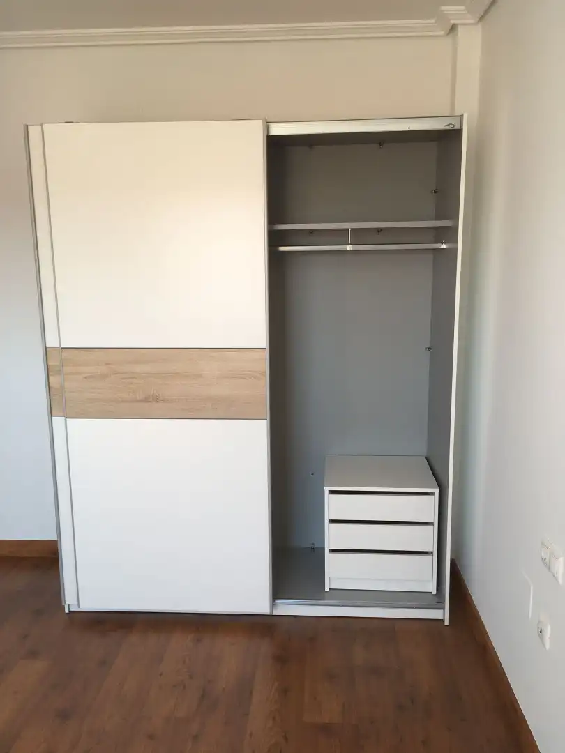Habitación de Apartamento de alquiler en Albacete con Calefacción, Parquet y Balcón