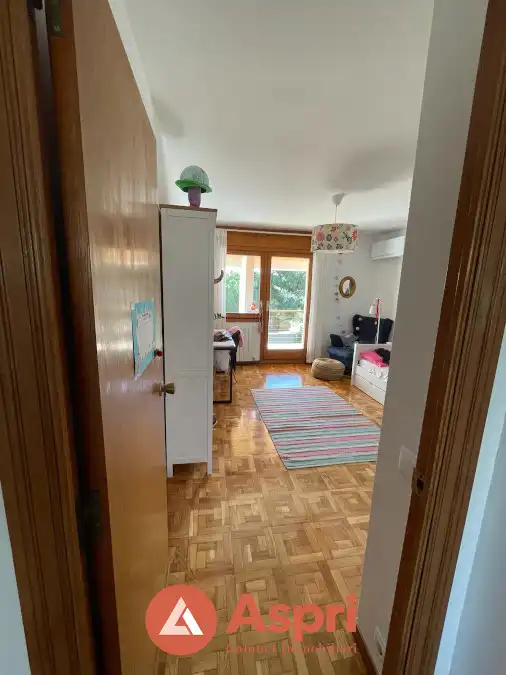 Dormitori de Casa o xalet en venda en Esplugues de Llobregat amb Aire condicionat, Calefacció i Jardí privat