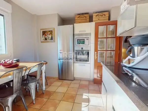 Cocina de Casa adosada en venta en Vigo  con Calefacción, Jardín privado y Terraza
