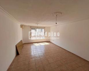 Living room of Flat for sale in  Santa Cruz de Tenerife Capital  with Air Conditioner and Storage room