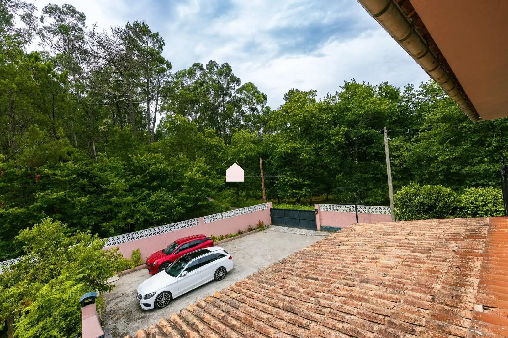 Parking de Casa o chalet en venta en Gondomar con Calefacción, Jardín privado y Trastero