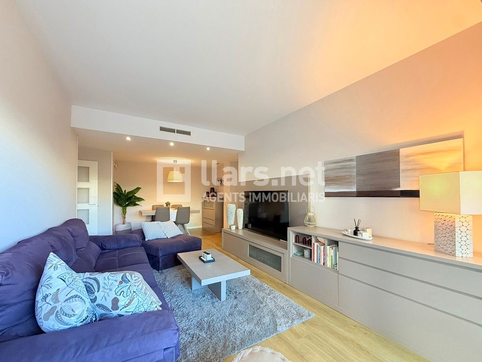 Sala de estar de Planta baja en venta en Cubelles con Aire acondicionado, Calefacción y Jardín privado