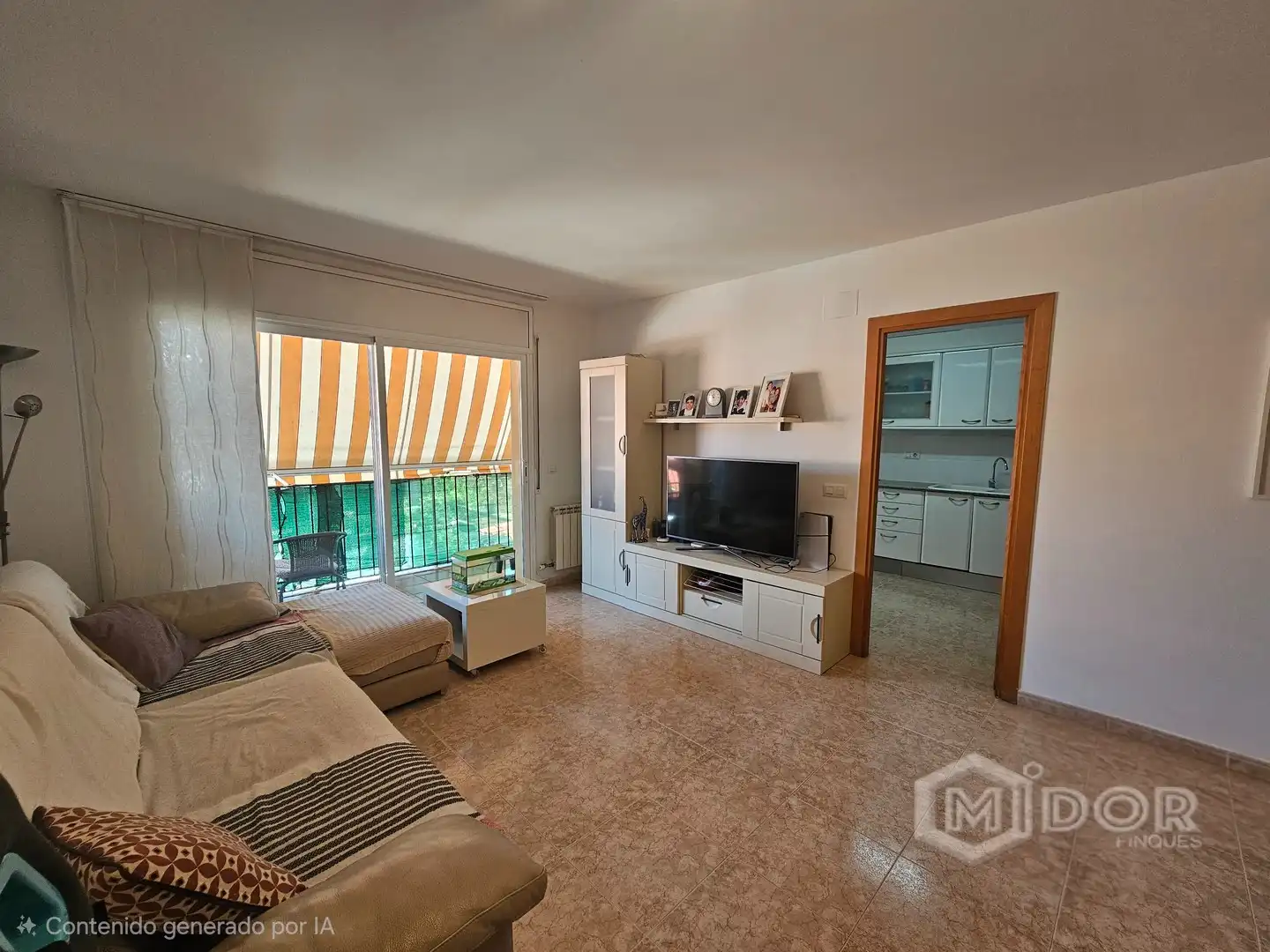Flat with terrace for sale in Ronda de l'Arquitecte Guitart 41, imagen 4