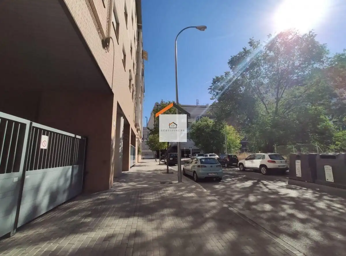 Parking de Piso de alquiler en Madrid con Aire acondicionado, Calefacción y Parquet