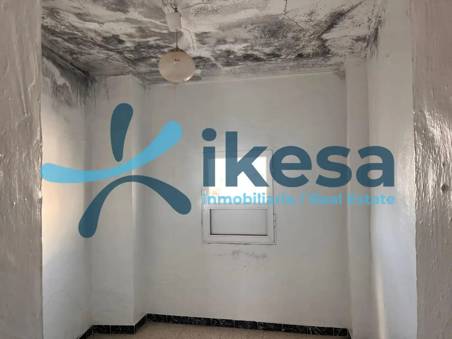 Casa adosada en venta en Badolatosa