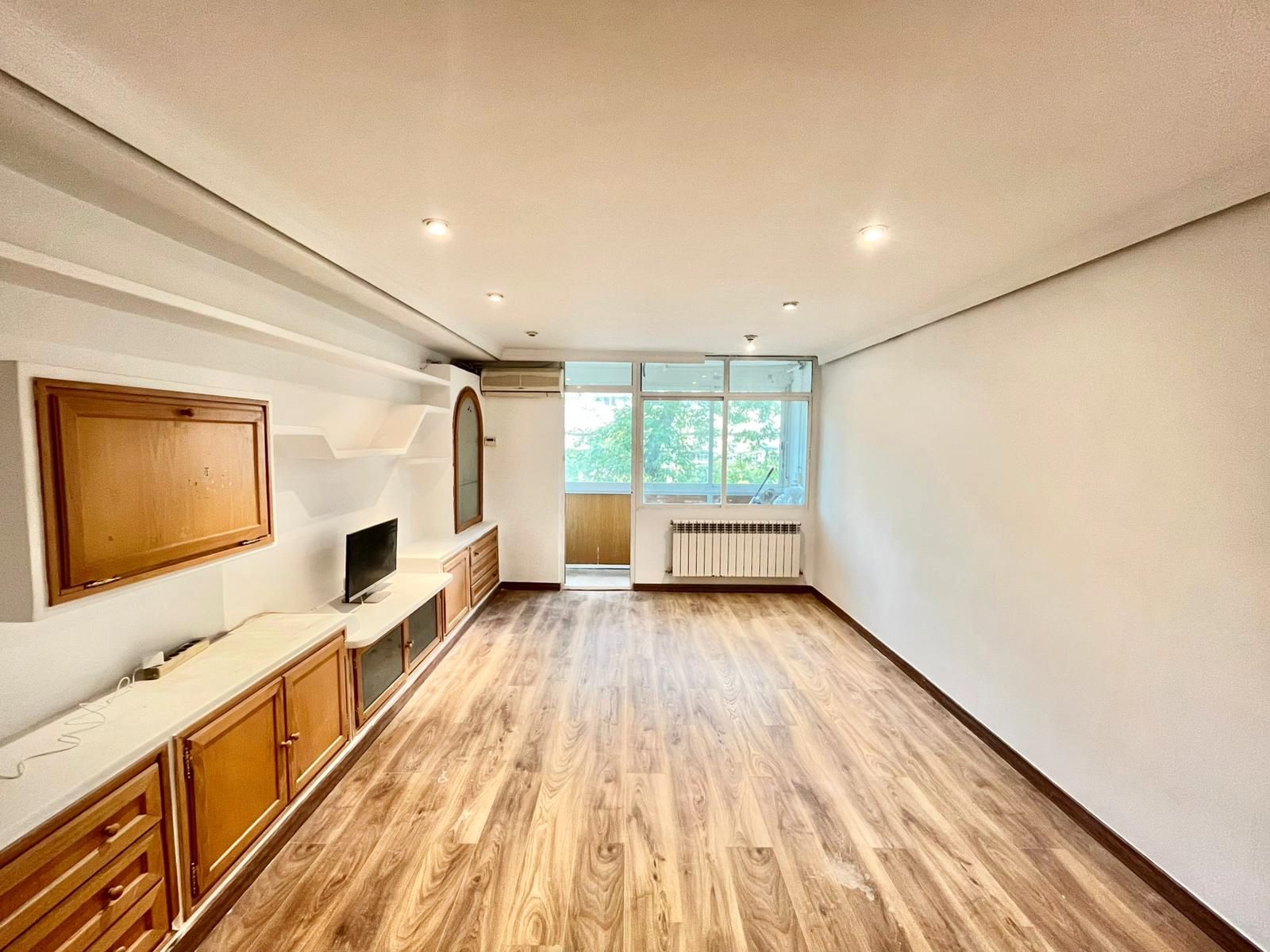 Living room of Flat for sale in  Madrid Capital  with Parquet flooring and Terrace