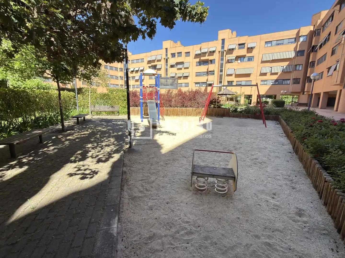 Aparcament de Pis en venda en Madrid amb Aire condicionat, Calefacció i Jardí privat
