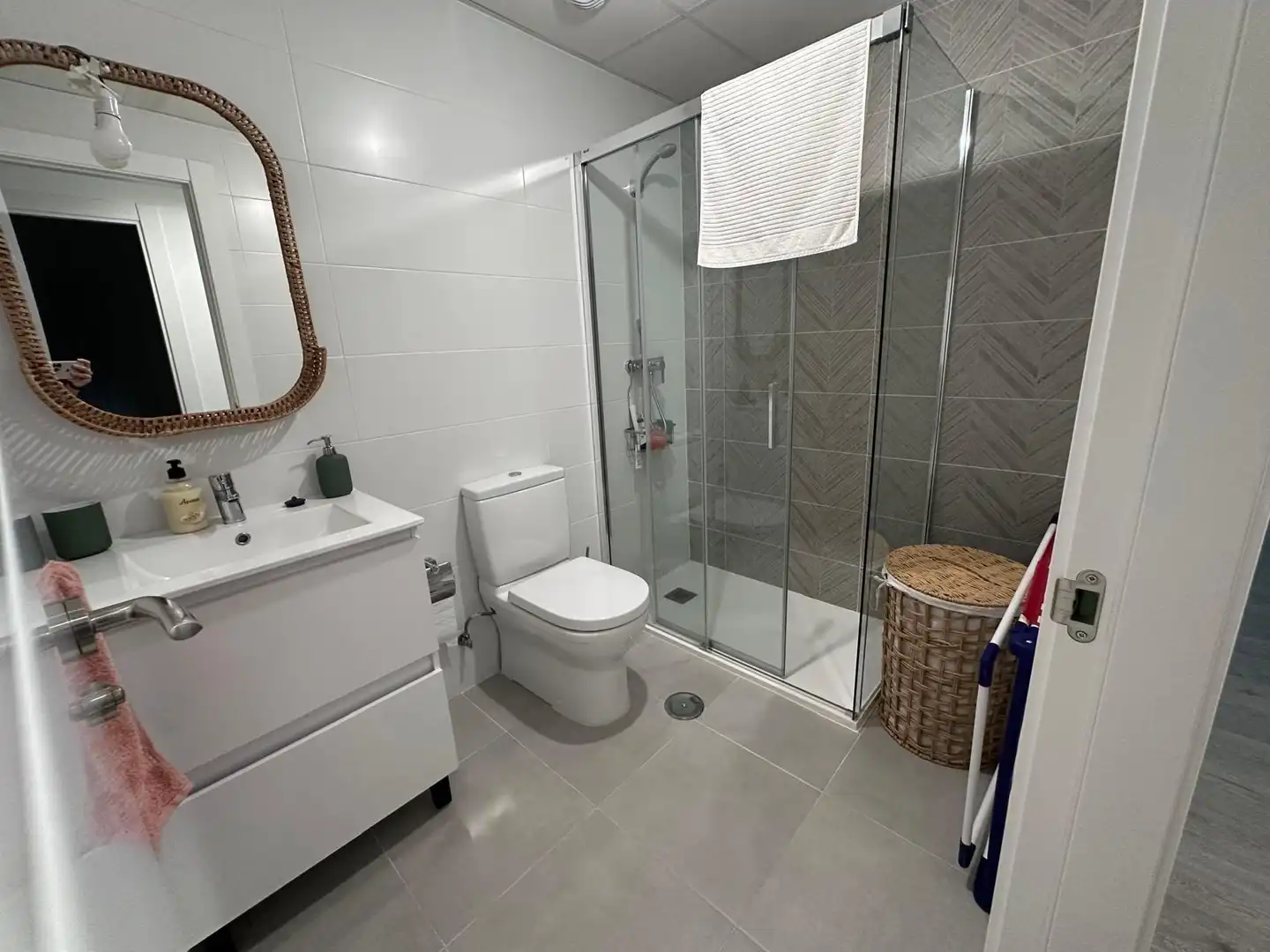 Bathroom of Flat for rent in Motril  with Air Conditioner, Heating and Terrace