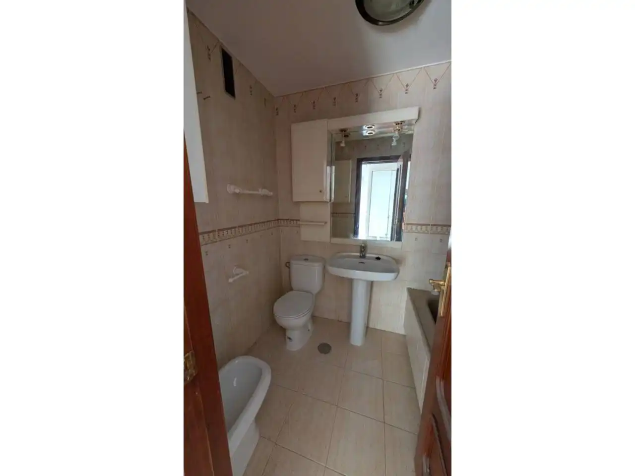 Baño de Apartamento en venta en Cabra con Balcón