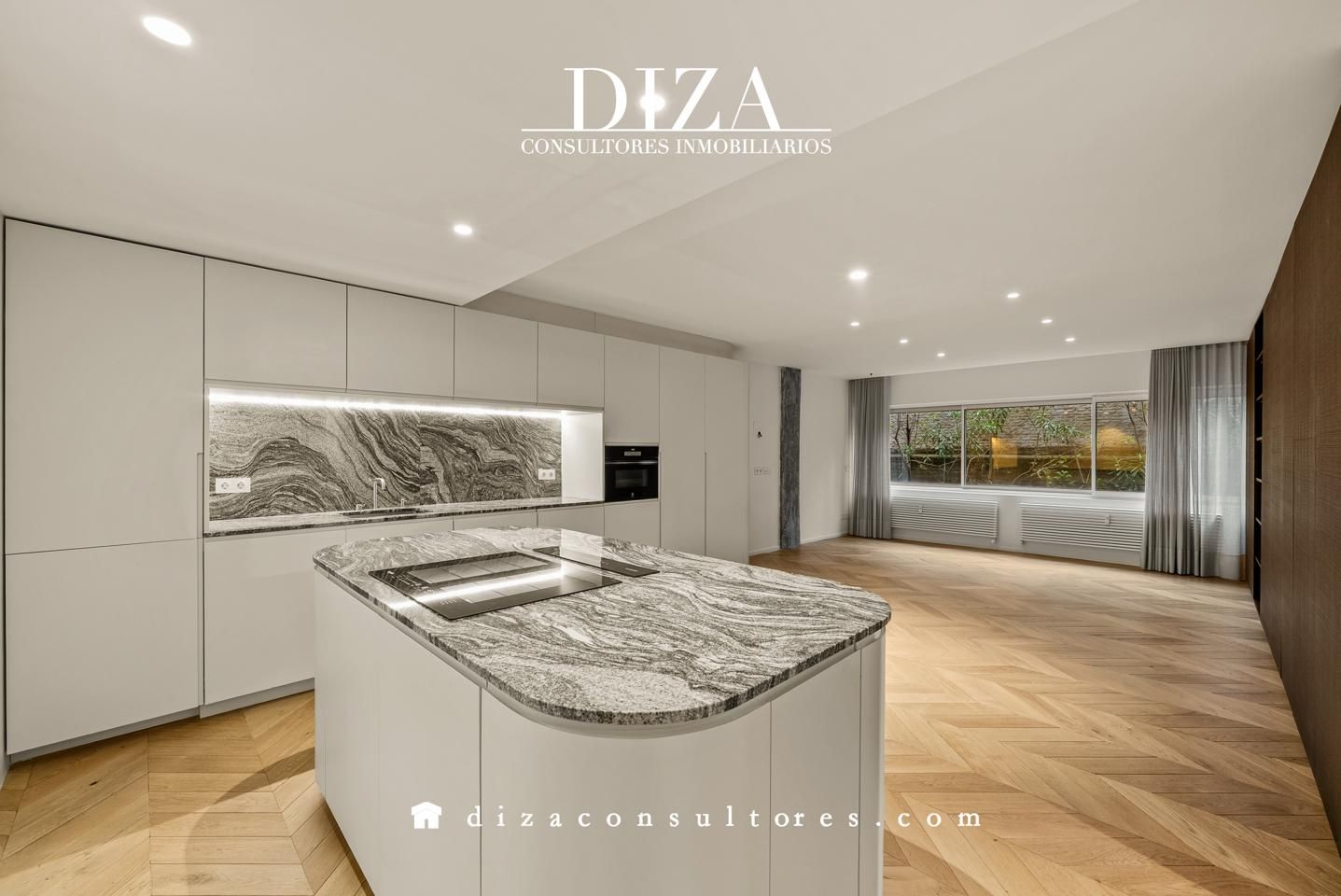 Kitchen of Flat to rent in  Madrid Capital  with Air Conditioner, Heating and Community pool