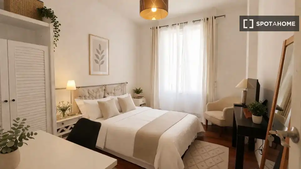 Bedroom of Flat for share in Bilbao   with Air Conditioner, Heating and Terrace