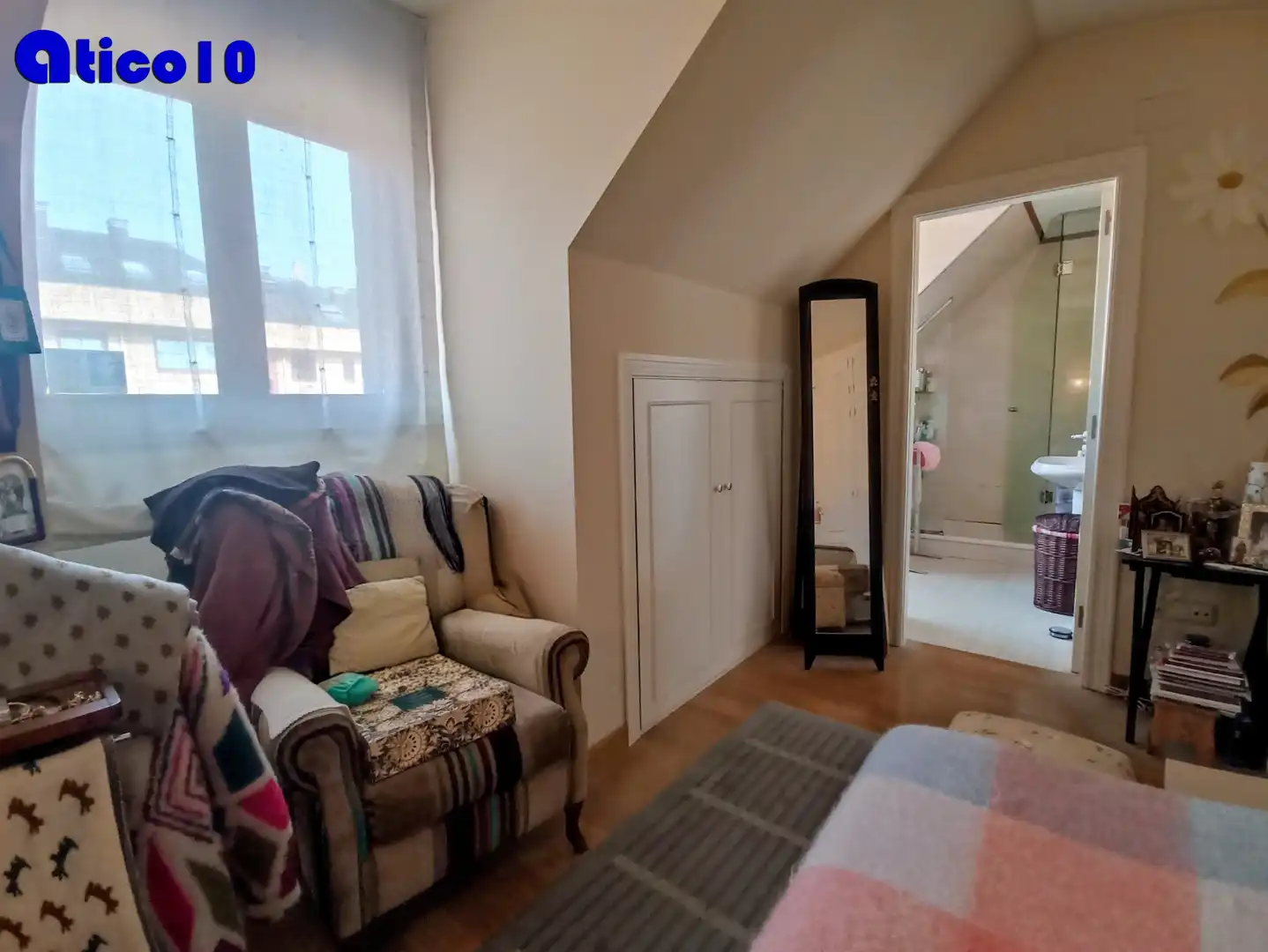 Bedroom of Attic for sale in Oviedo   with Heating, Parquet flooring and Terrace