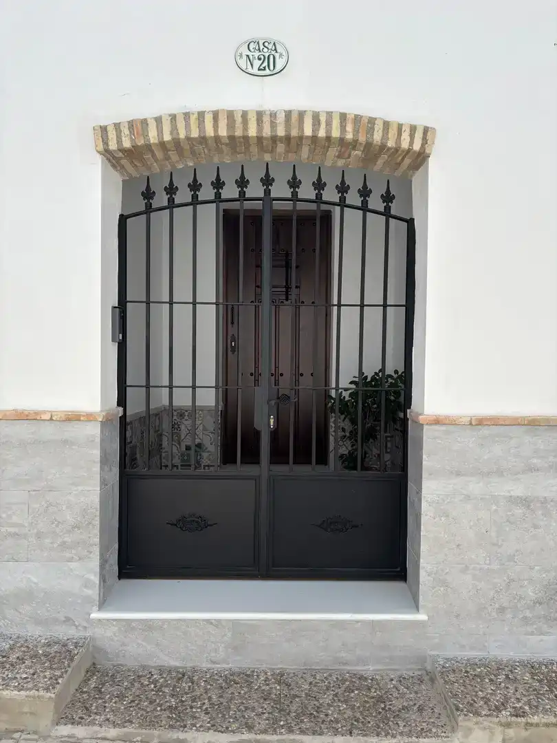 Casa adosada en venda en Cantillana