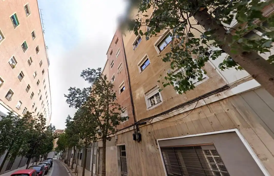 Piso en venta en Carrer CADI 10, imagen 2
