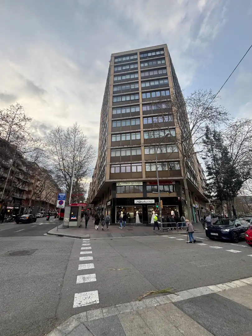 Vista exterior de Pis en venda en Barcelona amb Aire condicionat, Calefacció i Parquet