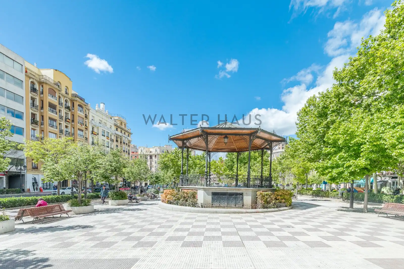 Exterior view of Flat for sale in Madrid  with Air Conditioner, Heating and Oven