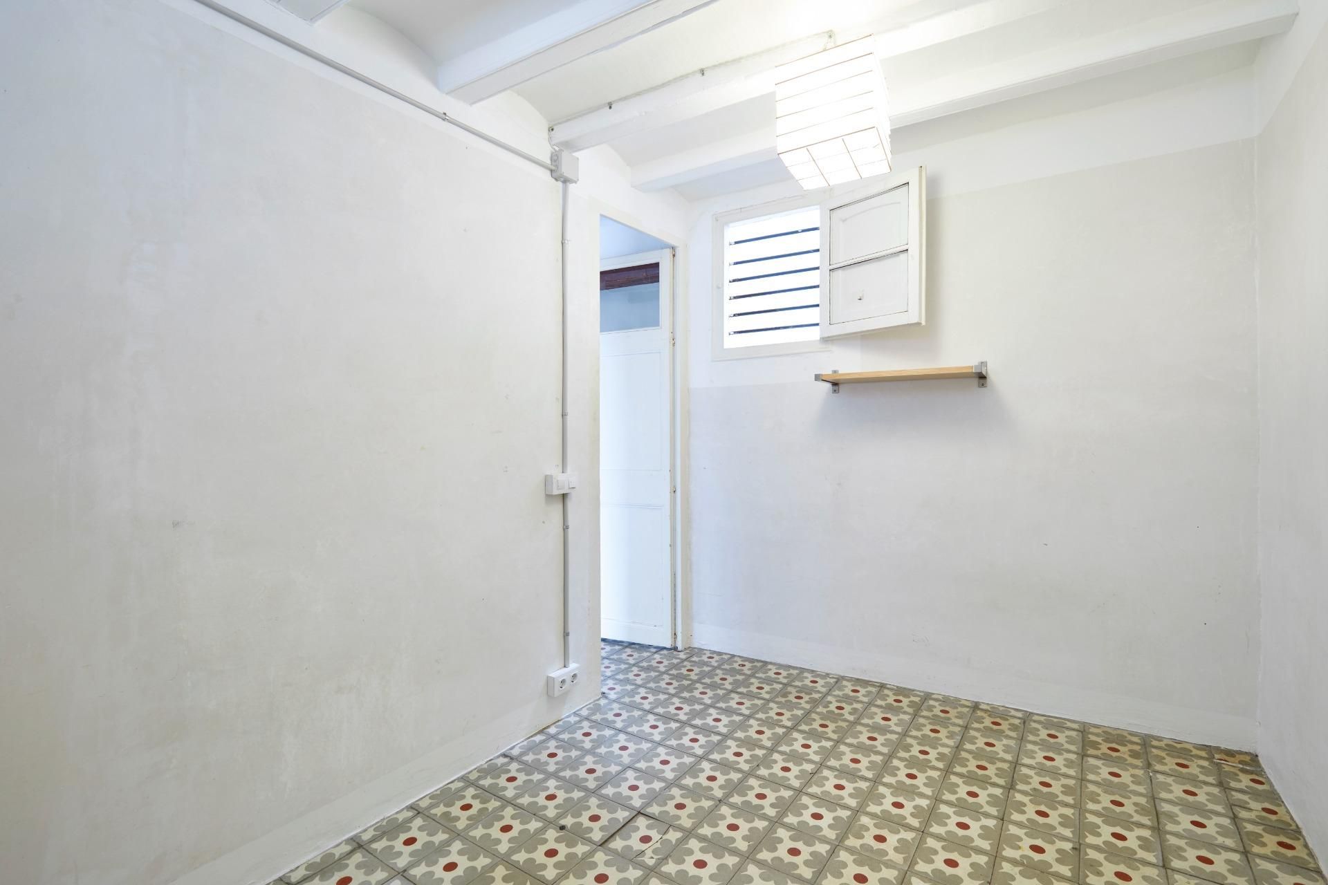 Flat for sale in  Barcelona Capital  with Terrace, Storage room and Balcony