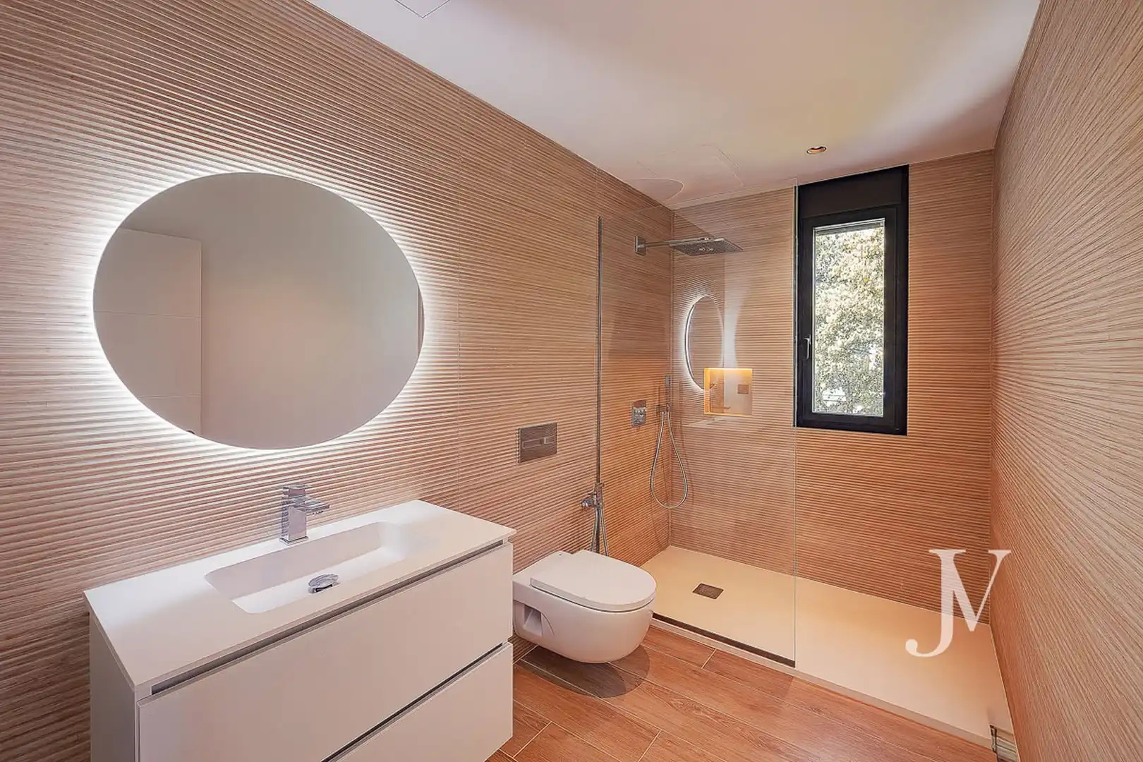 Badezimmer von Haus oder Chalet zum Verkauf in Ciudalcampo mit Klimaanlage, Heizung und Privatgarten