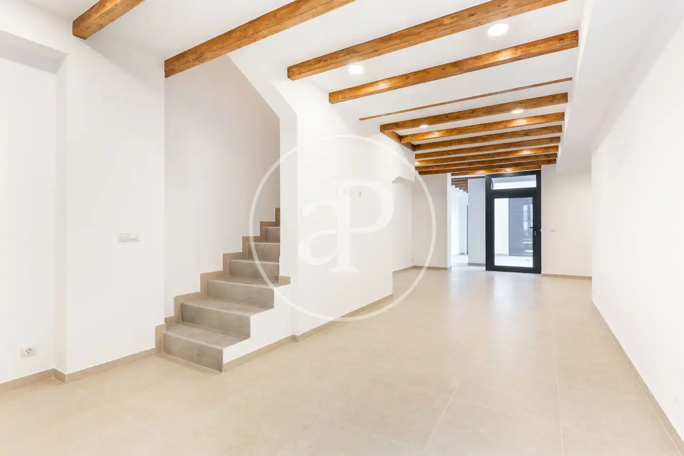 Loft zum Verkauf in Valencia mit Klimaanlage, Heizung und Terrasse