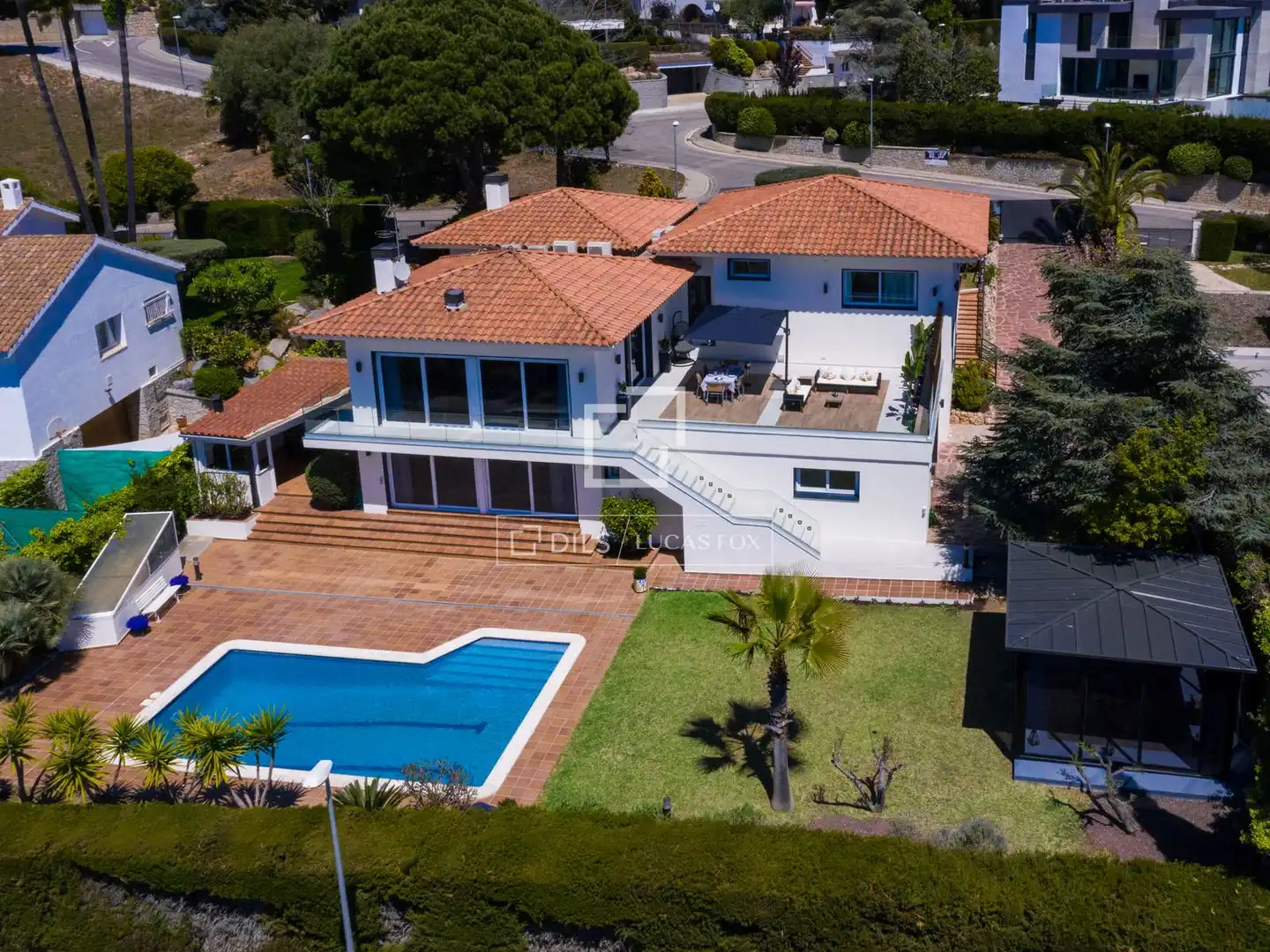 Vista exterior de Casa o xalet de lloguer en Alella amb Aire condicionat, Calefacció i Jardí privat