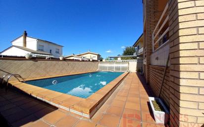 Piscina de Casa o xalet en venda en Quart amb Terrassa, Traster i Moblat