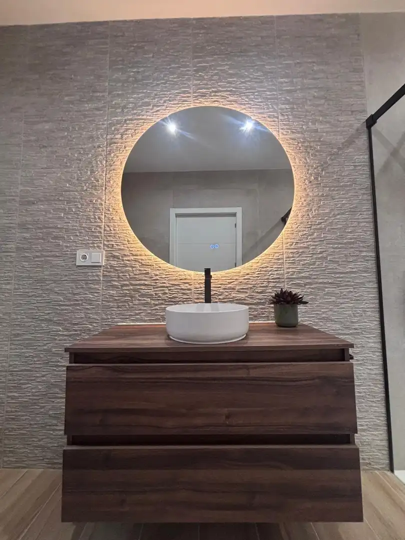 Bathroom of Flat for rent in Granada  with Air Conditioner, Furnished and Balcony