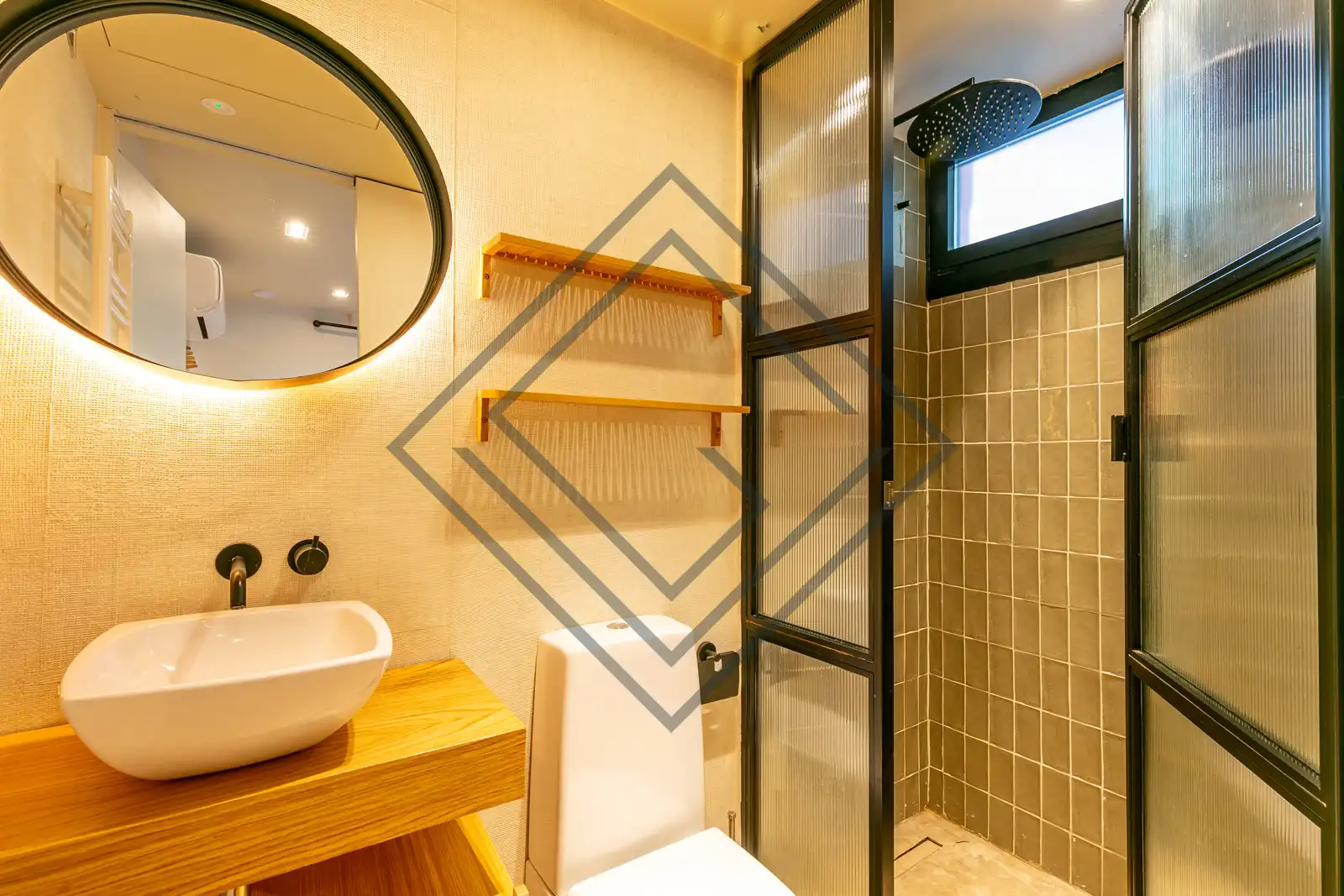 Bathroom of Office for sale in Madrid