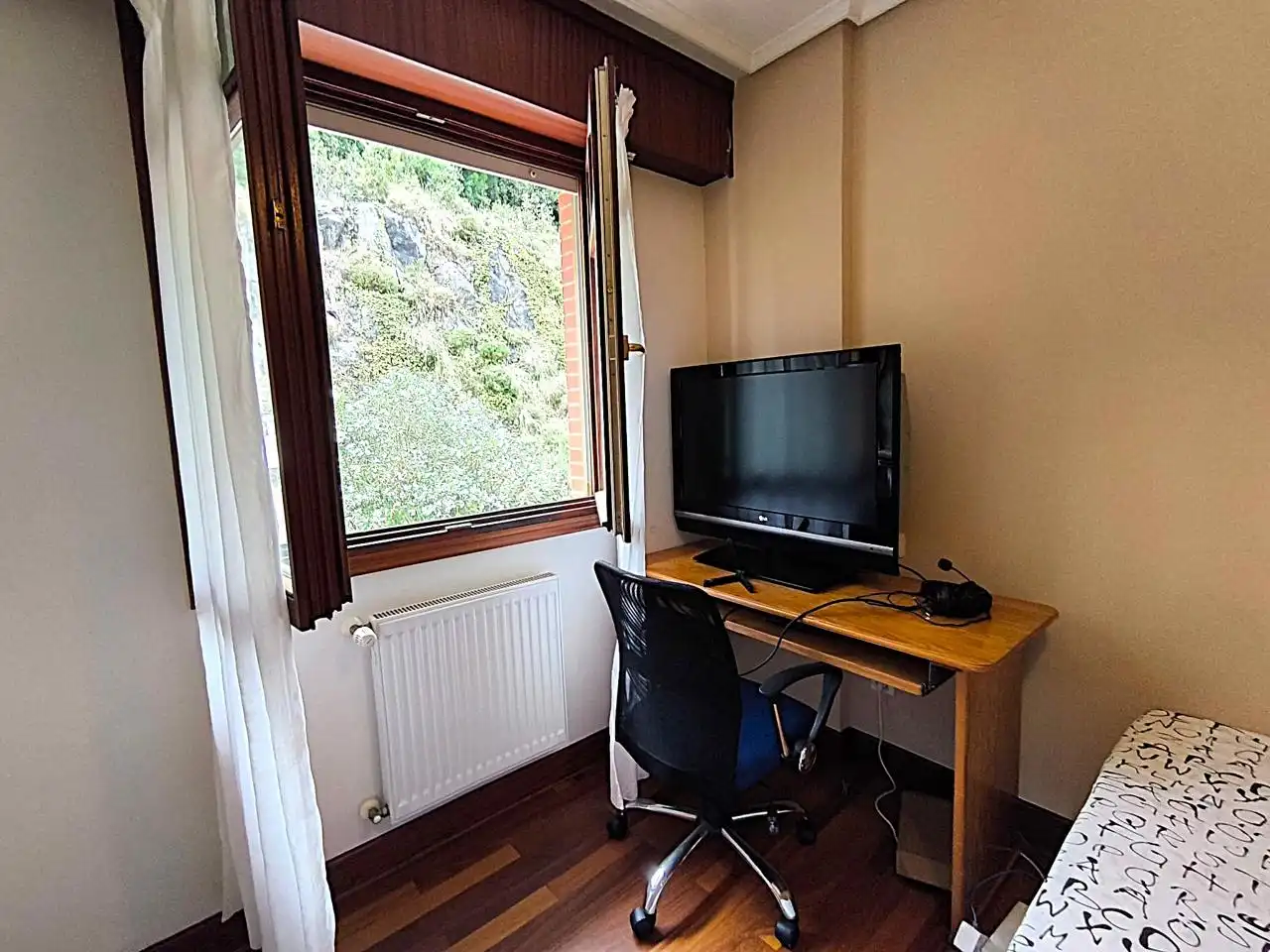 Casa adosada en venta en Castro-Urdiales con Calefacción, Terraza y Balcón