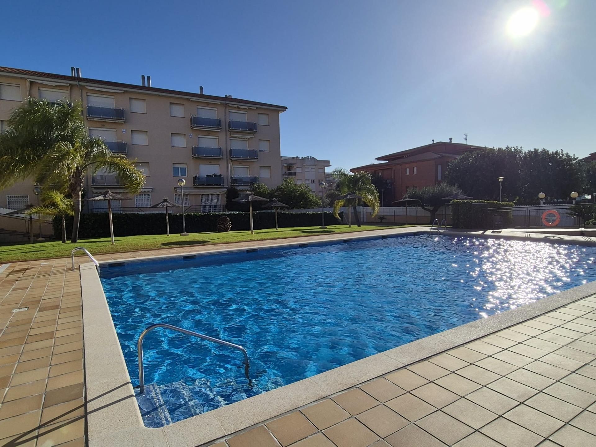 Piscina de Planta baixa en venda en El Vendrell amb Aire condicionat, Jardí privat i Terrassa