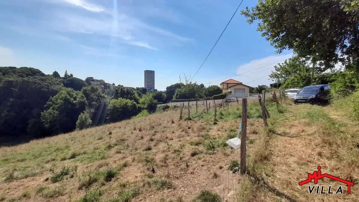 Casa o xalet en venda en Laredo amb Terrassa i Moblat