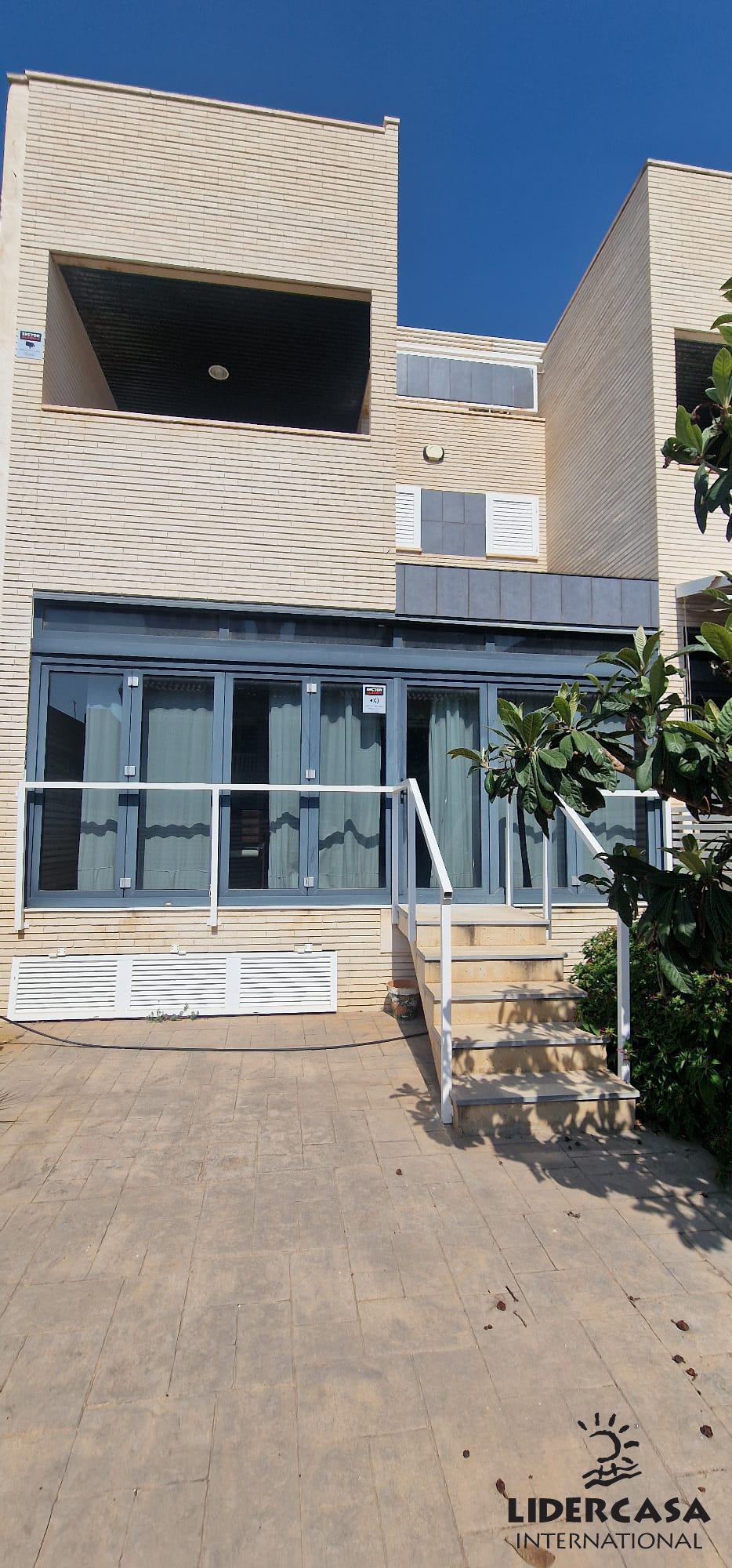 Vista exterior de Dúplex de lloguer en San Pedro del Pinatar amb Terrassa