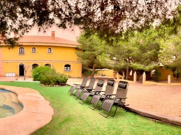 Casa rústica amb balcó en venda a de los Regantes