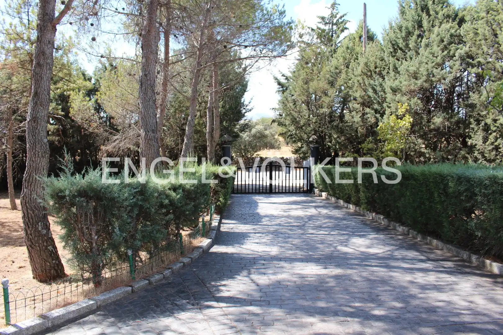 Casa o chalet en venta en Cabanillas de la Sierra con Calefacción, Jardín privado y Piscina